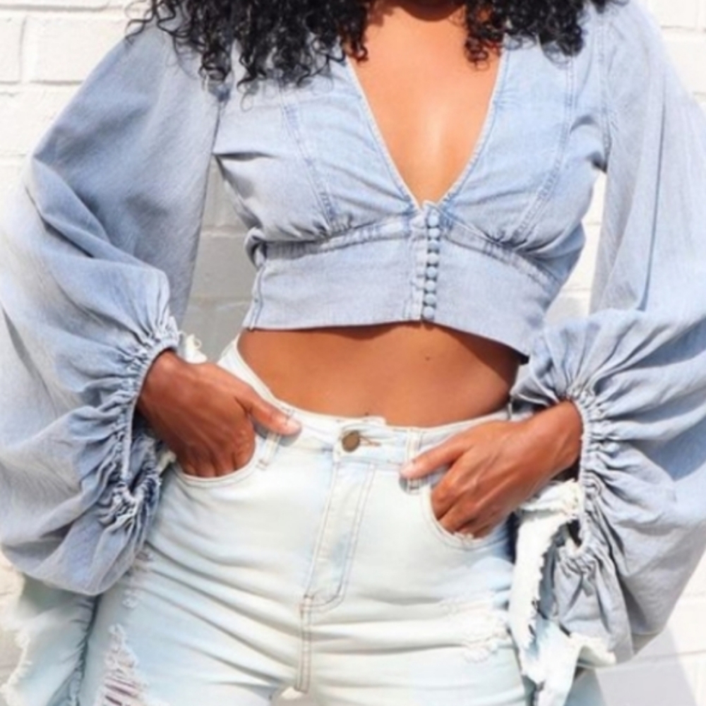 NWT Miss Selfie sz XL Denim light wash bell sleeve TOP.